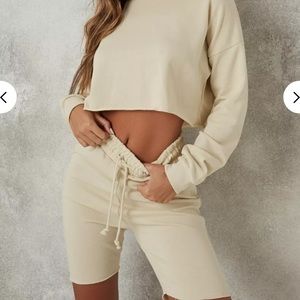 Stone crop sweatshirt and drawstring shorts set